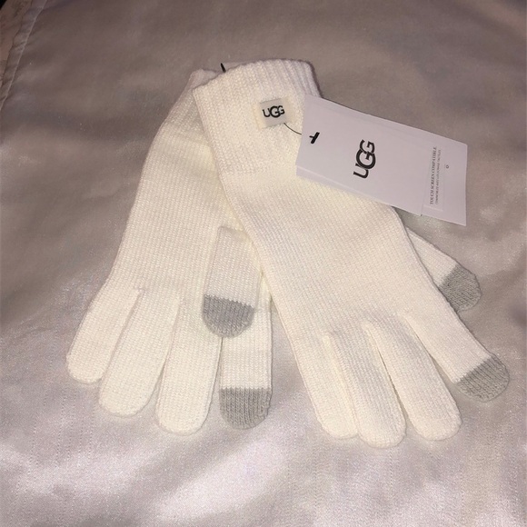 UGG Ivory White Knit Gloves Touch Screen Compatible Finger Tips OS NWT - Picture 5 of 12